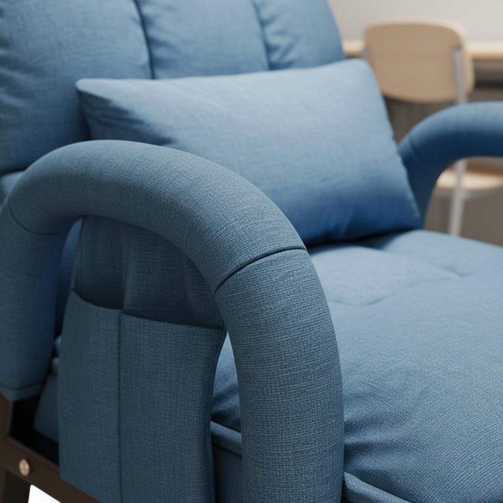 Wysokie krzesło-fotel leniucha – Office Furniture recenzja i cena